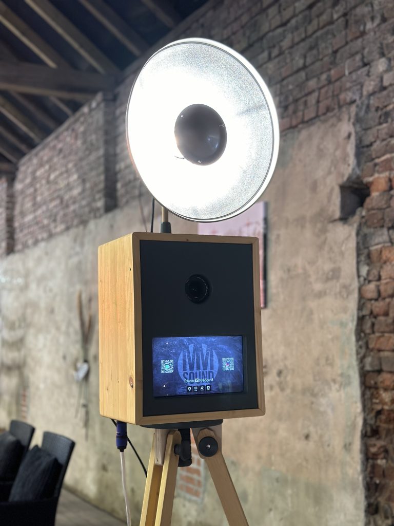 PremiumBox Fotobox mit Sofortdrucker mieten fuer Hochzeit und Geburtstag in Kevelaer